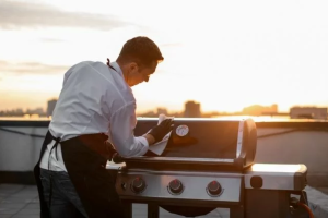 how to clean and maintain gas grill